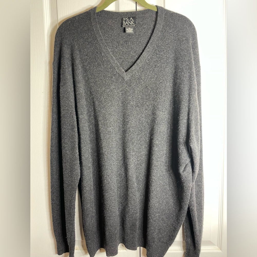 Jos. A. Bank 100% Cashmere Charcoal V-Neck Sweater